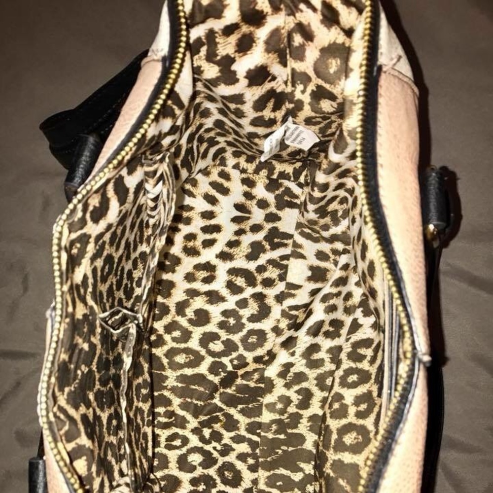 Mossimo Purse - Picture 3 of 4